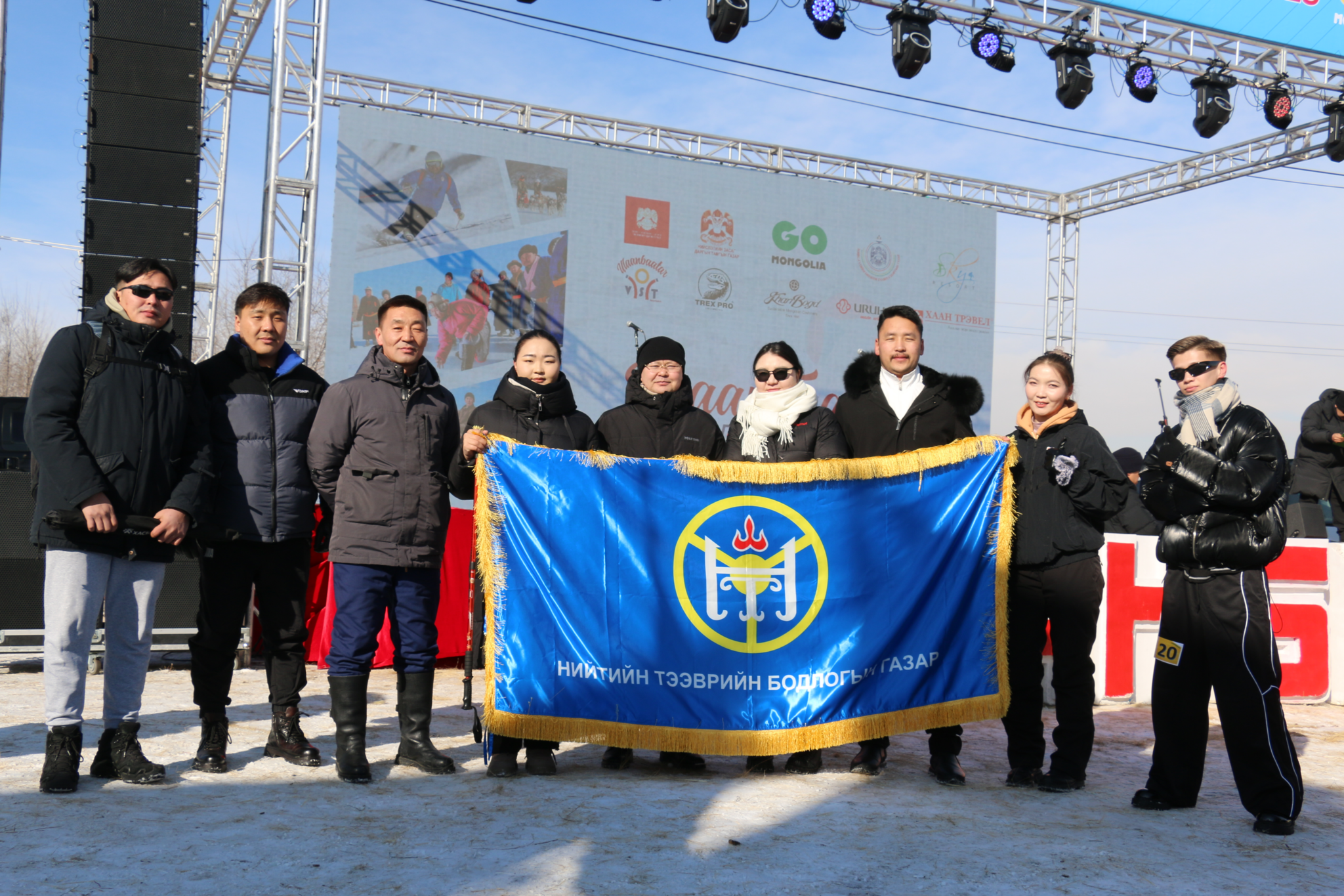 Нийтийн тээврийн бодлогын газрын залуус “Улаанбаатар” өвлийн наадамд оролцож байна