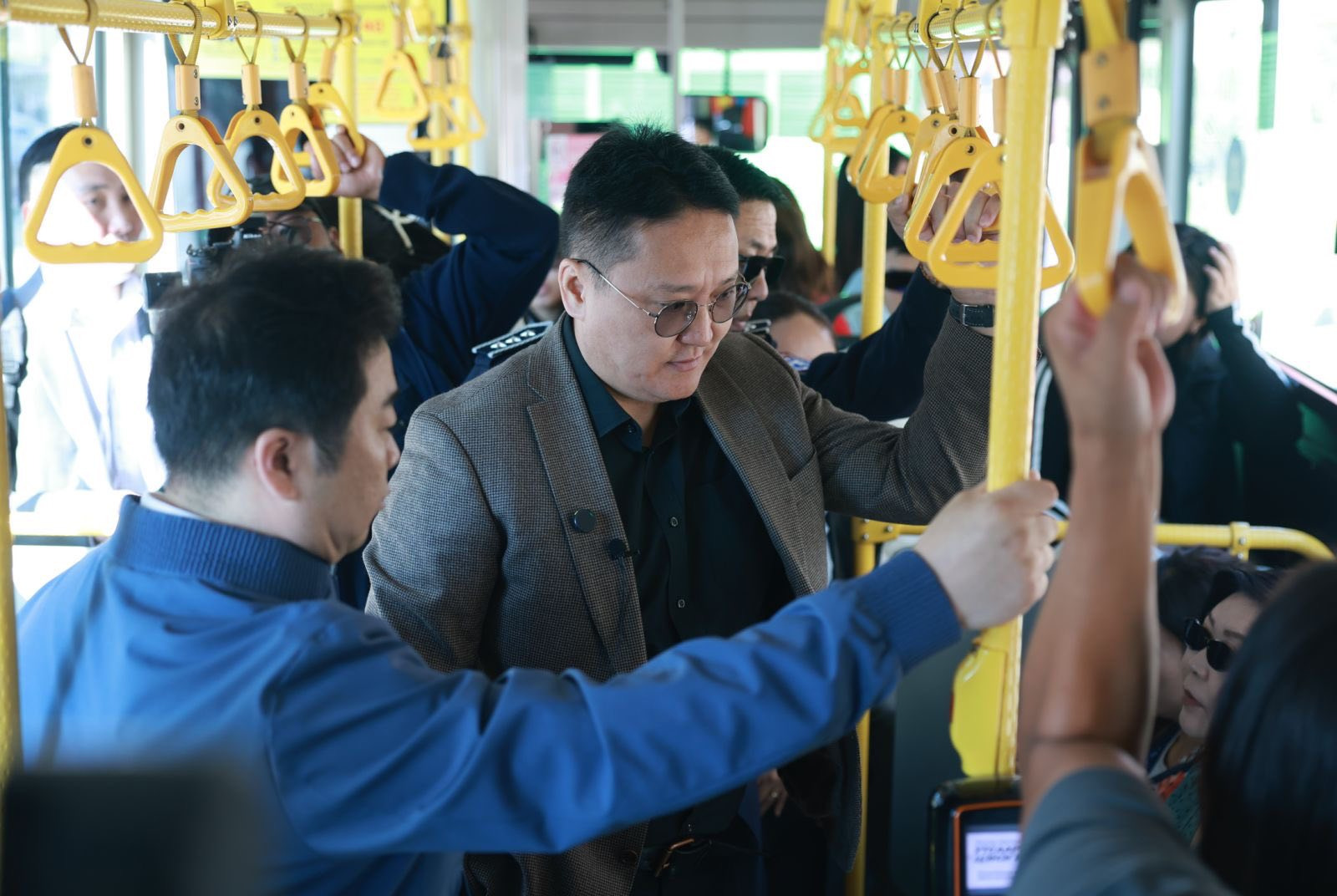 Нийтийн тээврийн нэгдүгээр эгнээг чөлөөлснөөр автобус хүлээх хугацаа багасаж, хурд 2.7 хувиар нэмэгджээ