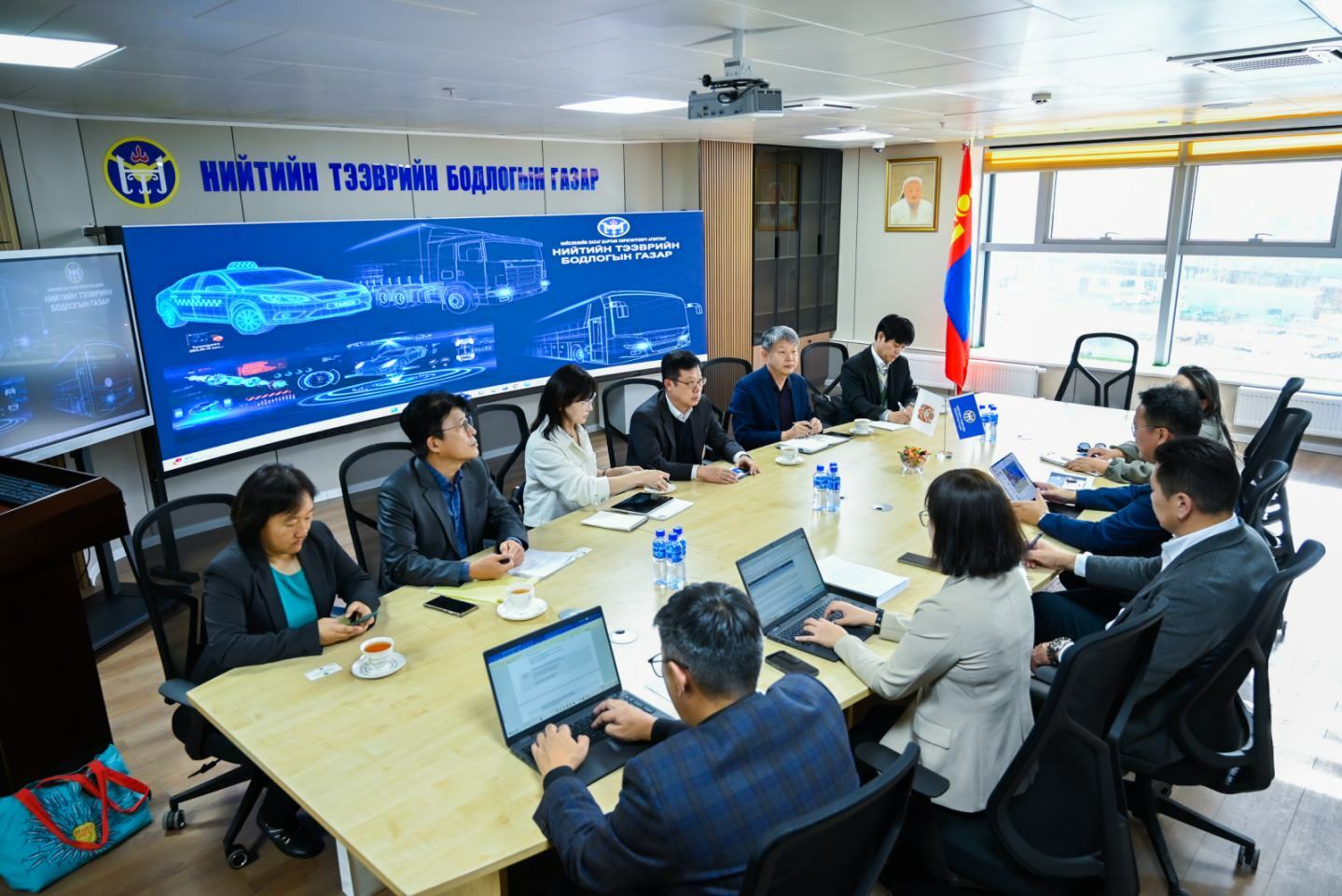 БНСУ-ын Тээврийн Хүрээлэнгийн албаны хүмүүстэй уулзалт хийлээ